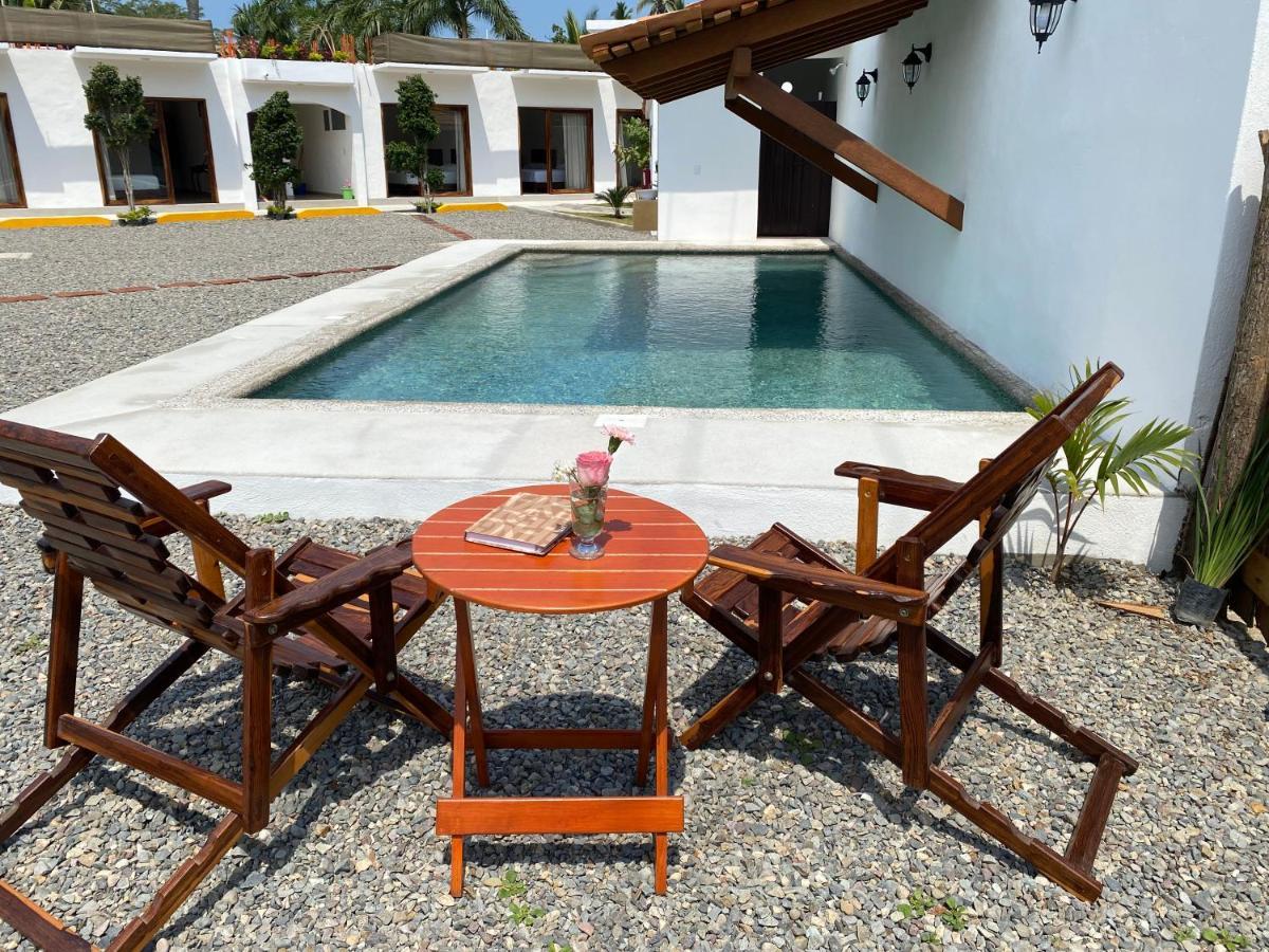 Hotel Casa Victoria Zihuatanejo Exterior photo